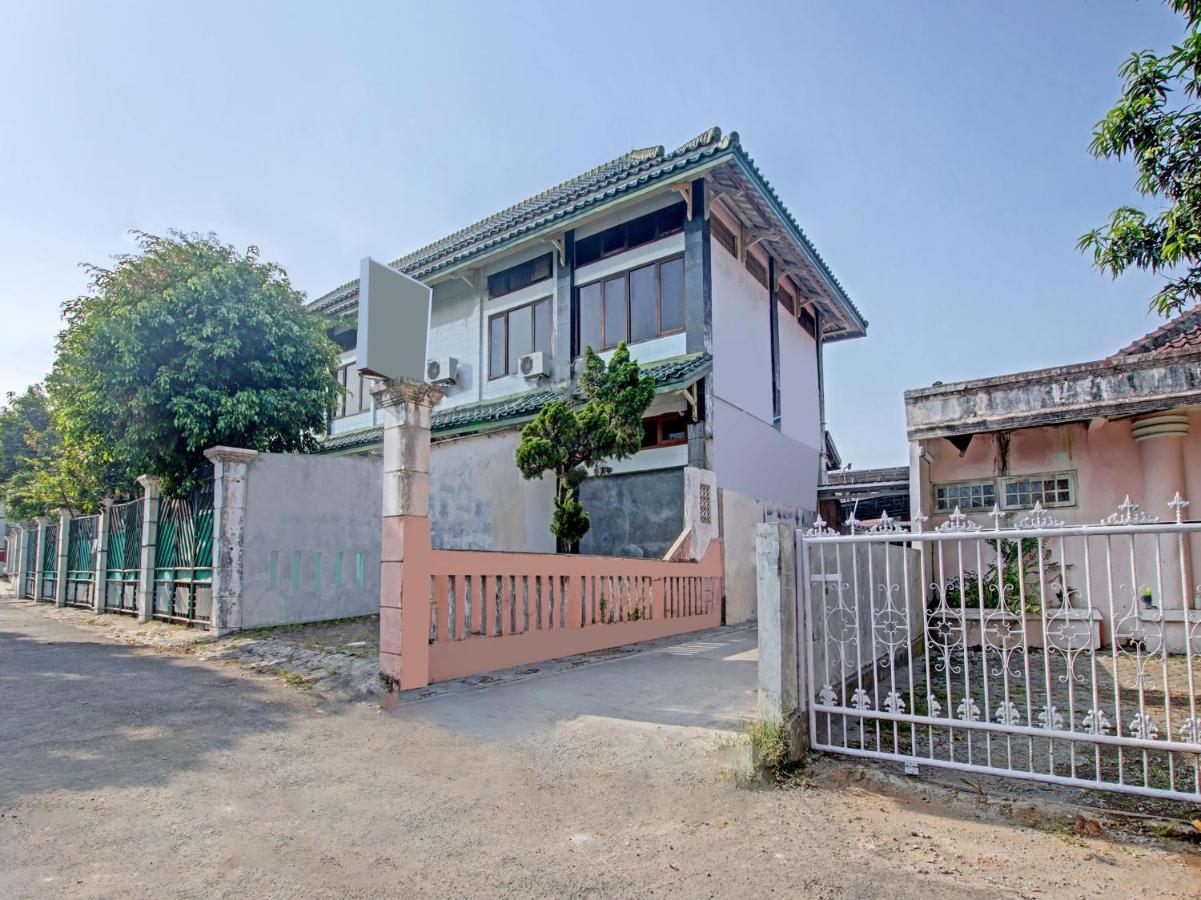 Oyo 91490 Hotel Rumah Kita Cirebon Eksteriør bilde